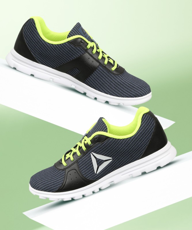 Reebok Runthusiastic Lp Running Shoes For Men(Black)