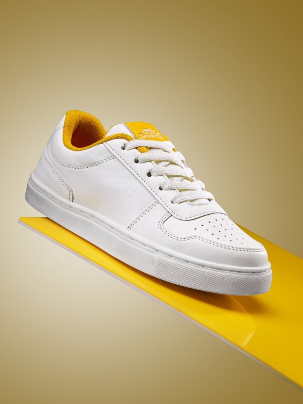 HRX by Hrithik Roshan Skateboard Shoes For Women(White)